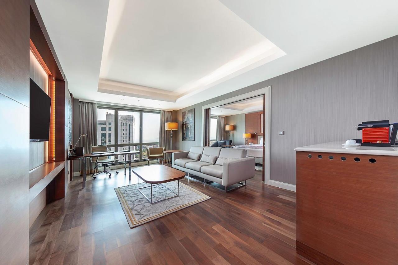 Dedeman Bostanci Istanbul Hotel & Convention Center מראה חיצוני תמונה Suite at the hotel