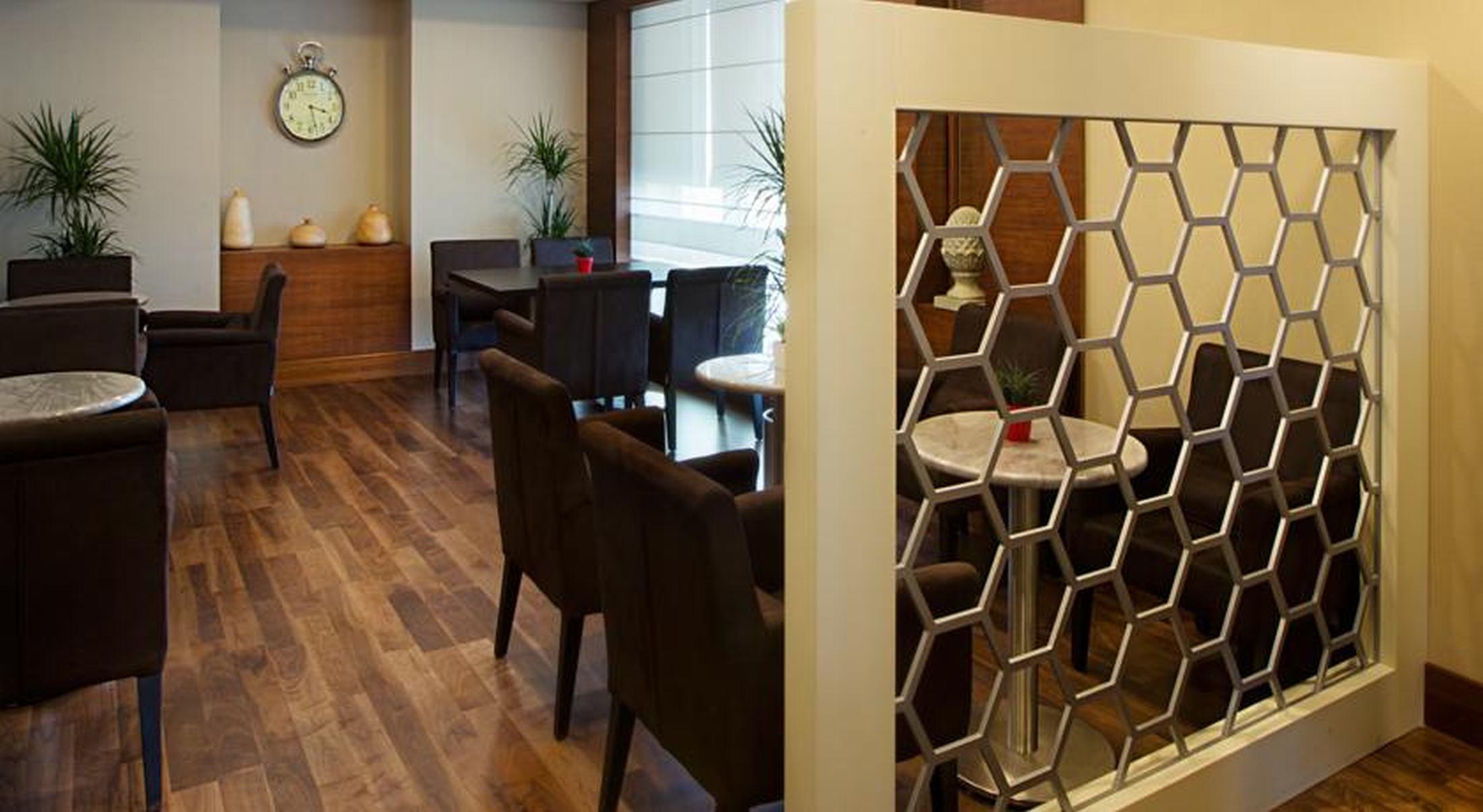 Dedeman Bostanci Istanbul Hotel & Convention Center מראה חיצוני תמונה The interior of the lounge